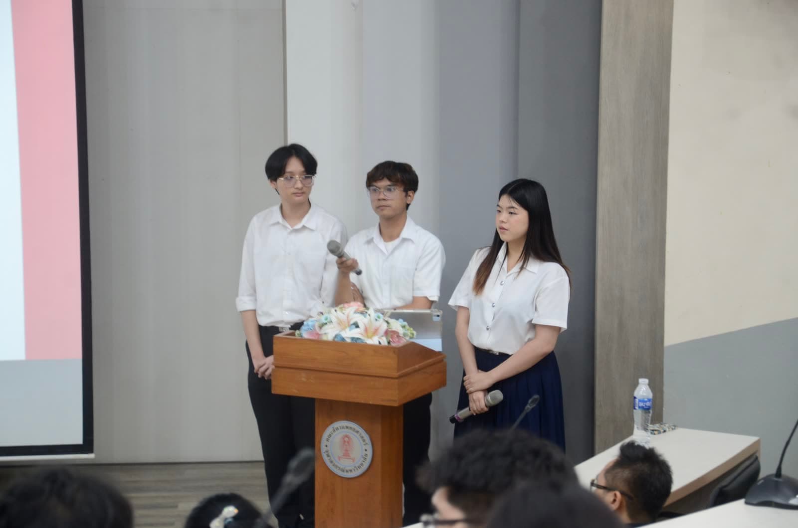 เวที Meet the Dean