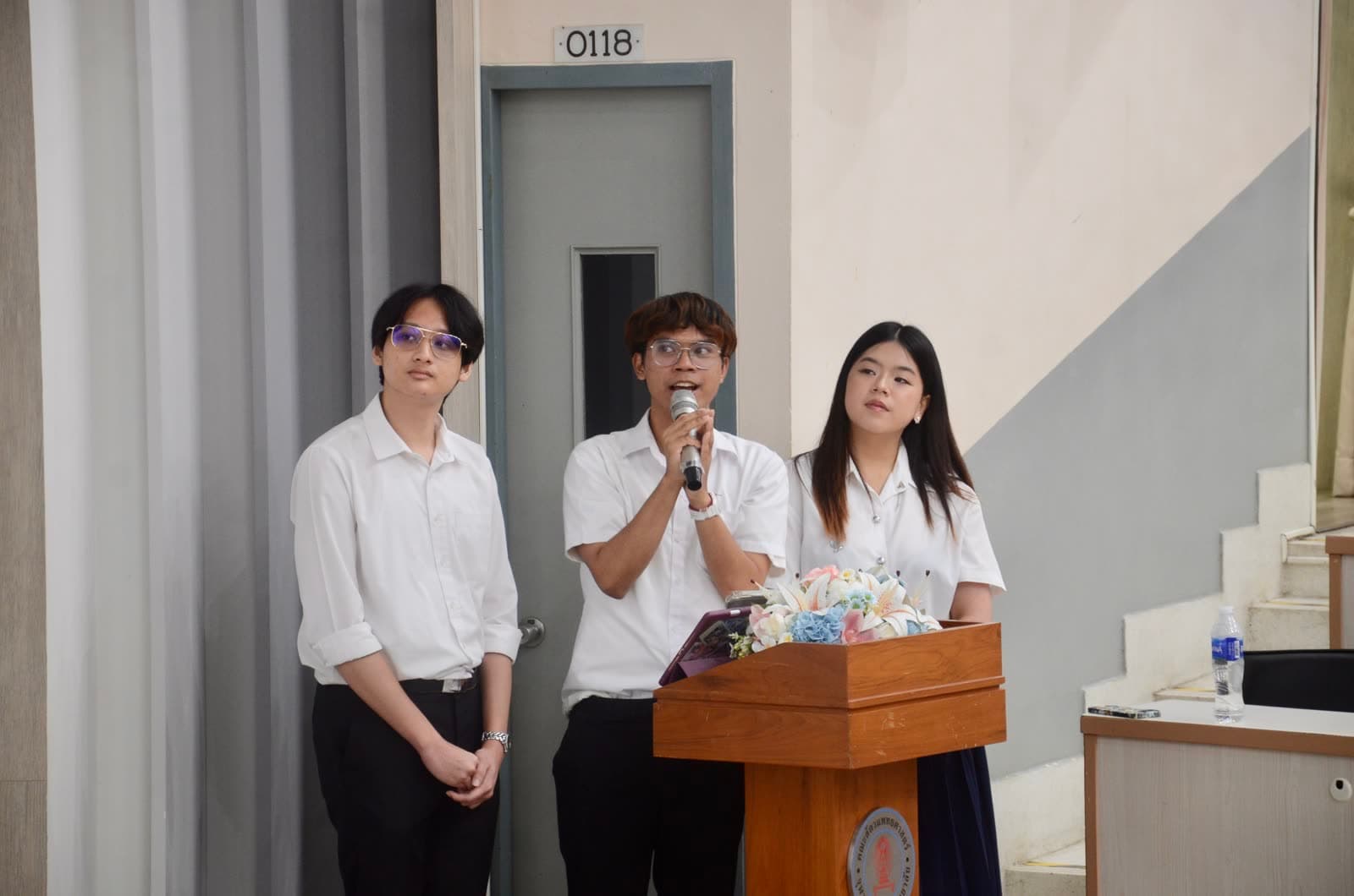 เวที Meet the Dean